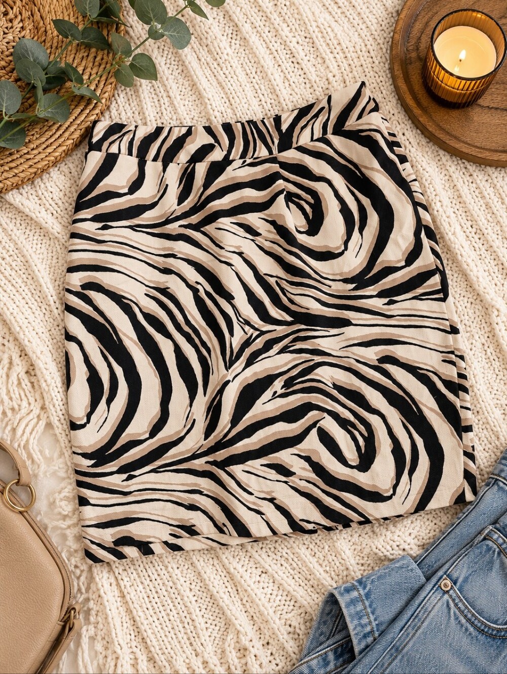 LOFT Zebra Print Pencil Skirt Lined Size 6 Animal Print
